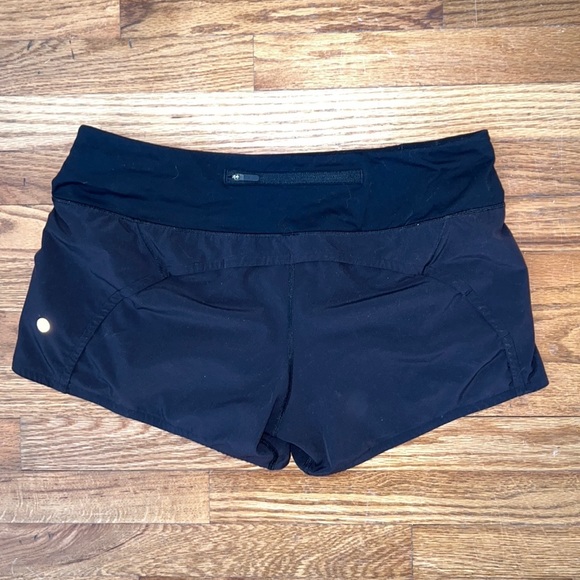 Lululemon Runtimes shorts - Picture 3 of 6
